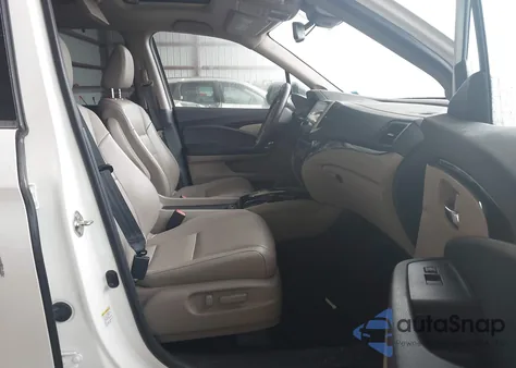 2016 Honda Pilot Touring z USA, uszkodzony, nr VIN 5FNYF6H94GB071981